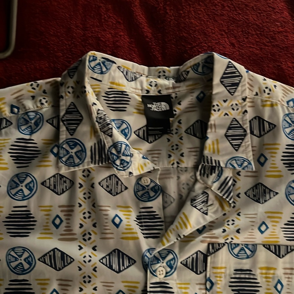 The North Face NWT standard fit Baytrail shirt, size XL
